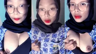 Bokep Indo Hijabers Abg SMA Sange Remas Toketnya